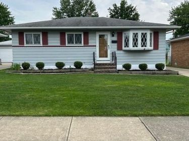 19411 Parkmount Avenue , Cleveland, OH 44135