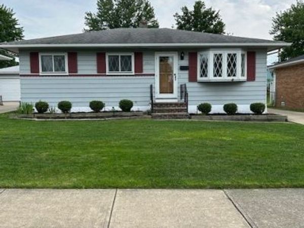 19411 Parkmount Avenue , Cleveland, OH 44135