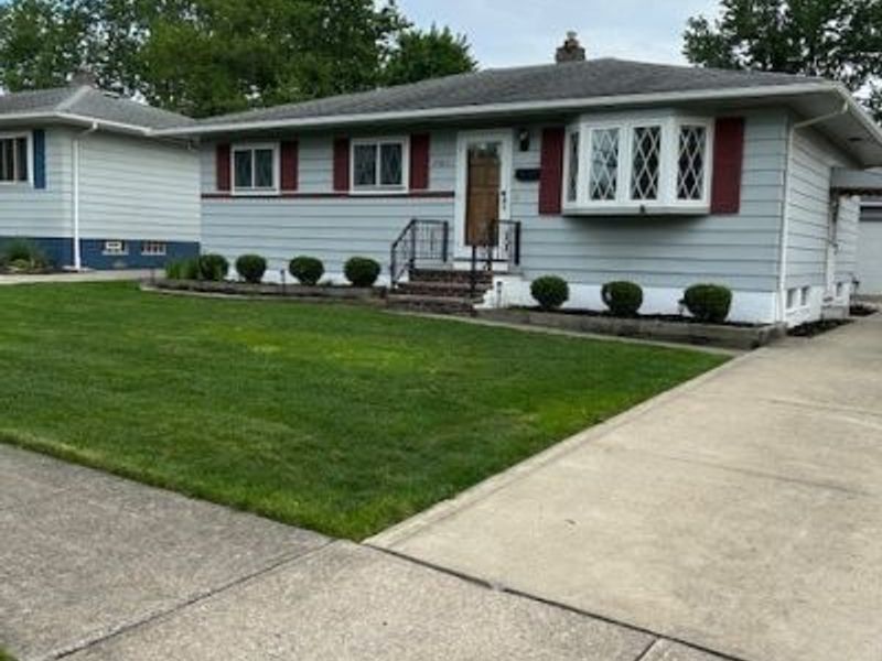 19411 Parkmount Avenue , Cleveland, OH 44135 Photo 3
