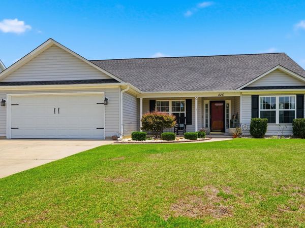 825 Golden Eagle Dr., Conway, SC 29527