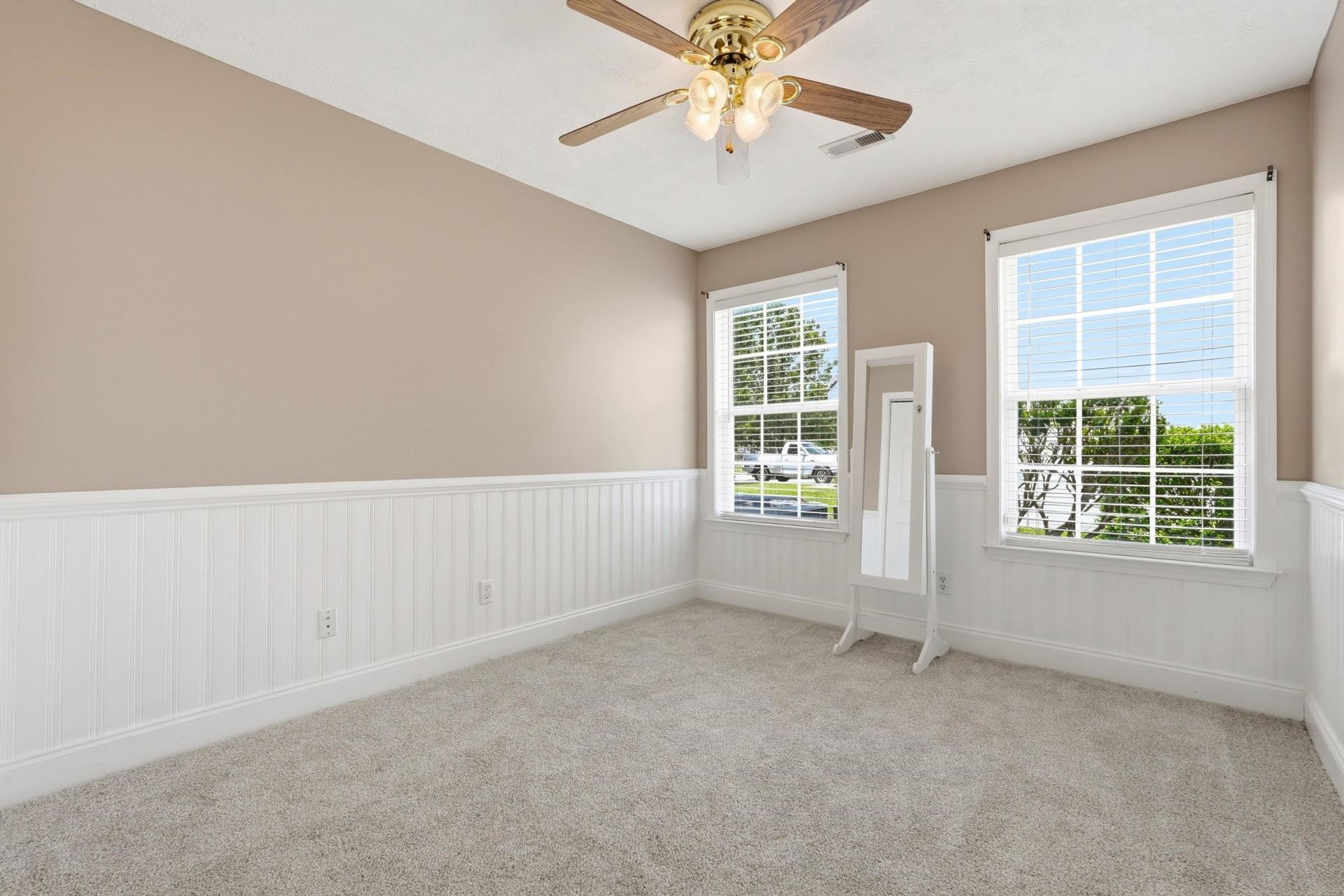 825 Golden Eagle Dr. Photo 18