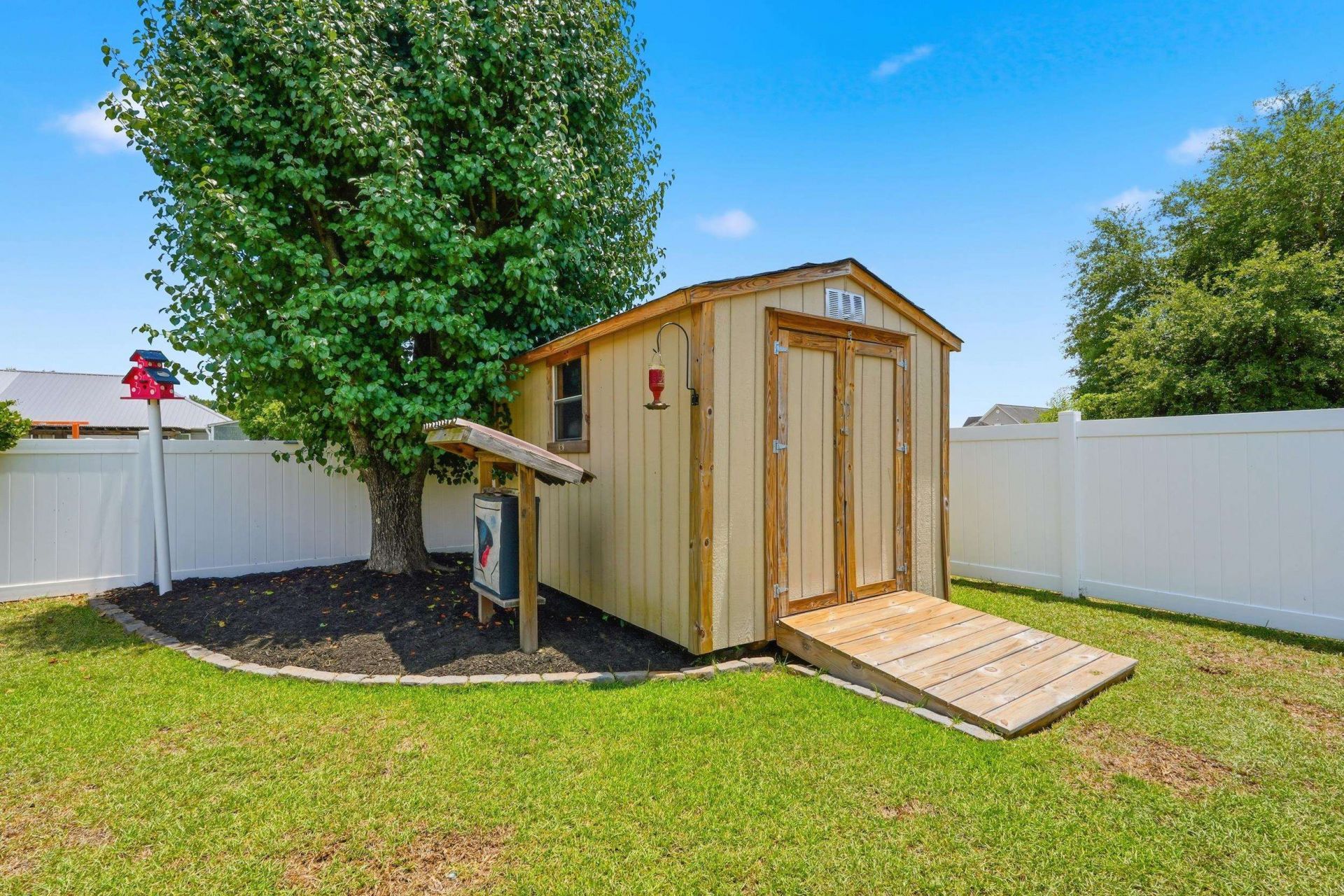825 Golden Eagle Dr. Photo 20