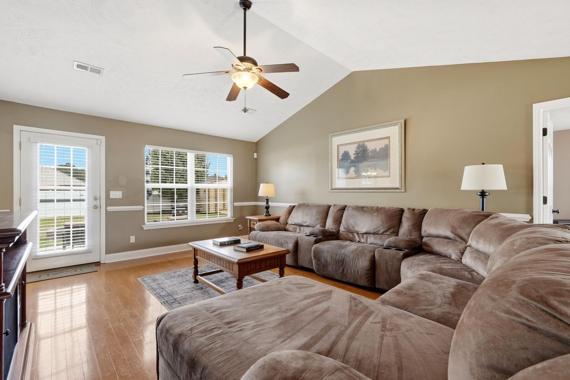 825 Golden Eagle Dr. Photo 4