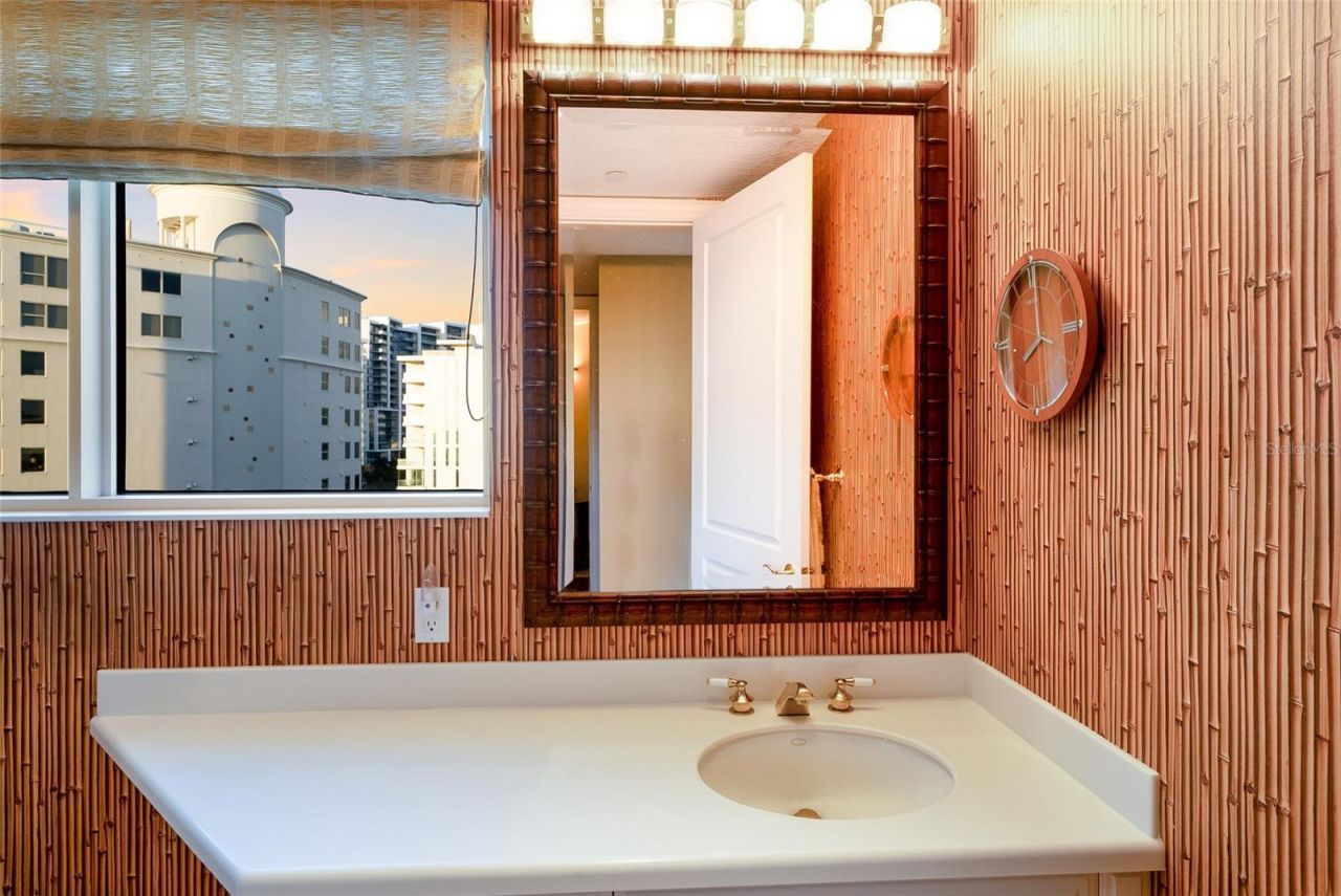 136 Golden Gate Point, Unit 602, Sarasota, FL 34236 Photo