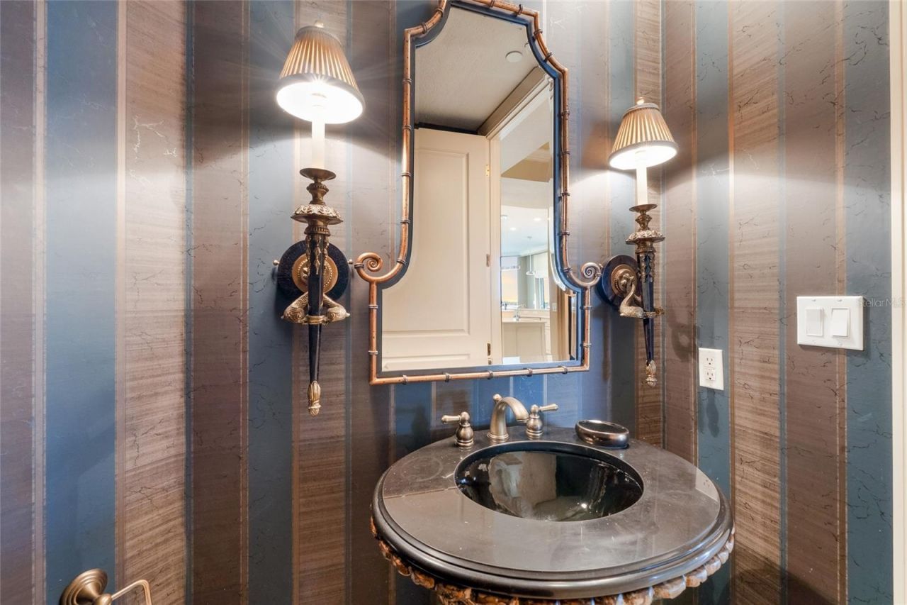 136 Golden Gate Point, Unit 602, Sarasota, FL 34236 Photo
