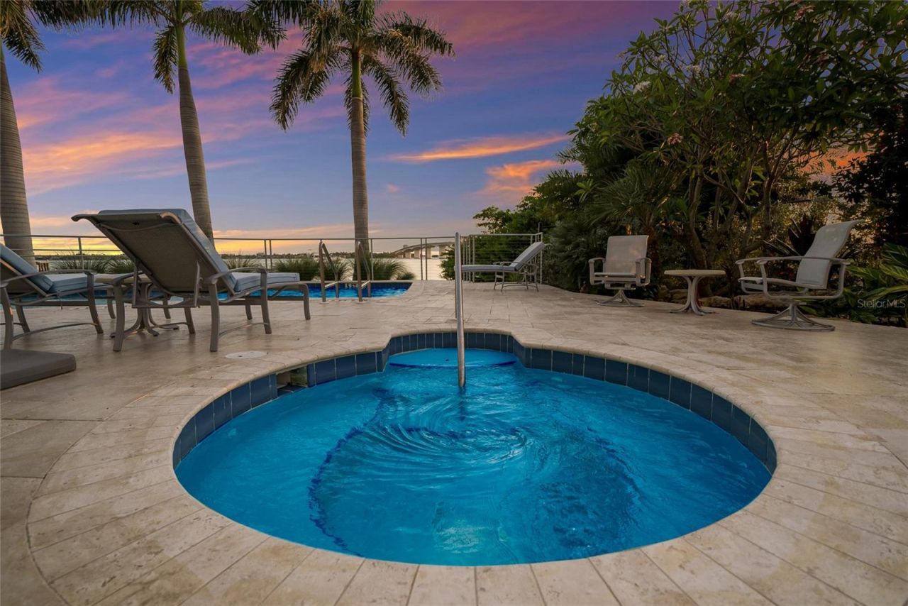136 Golden Gate Point, Unit 602, Sarasota, FL 34236 Photo