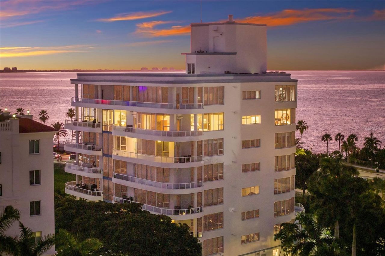 136 Golden Gate Point, Unit 602, Sarasota, FL 34236 Photo