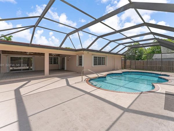 10842 SW 33rd St , Miami, FL 33165