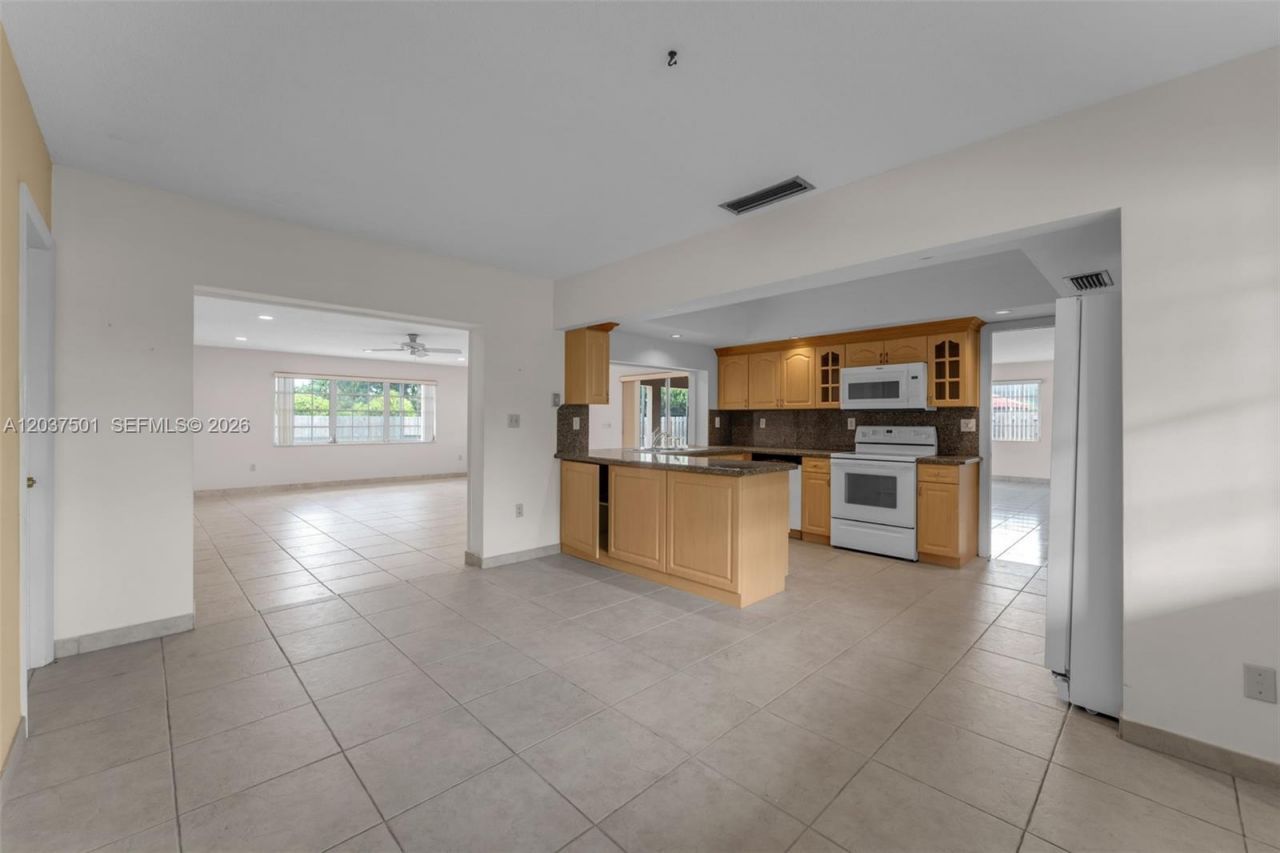 10842 SW 33rd St, Miami, FL 33165 Photo