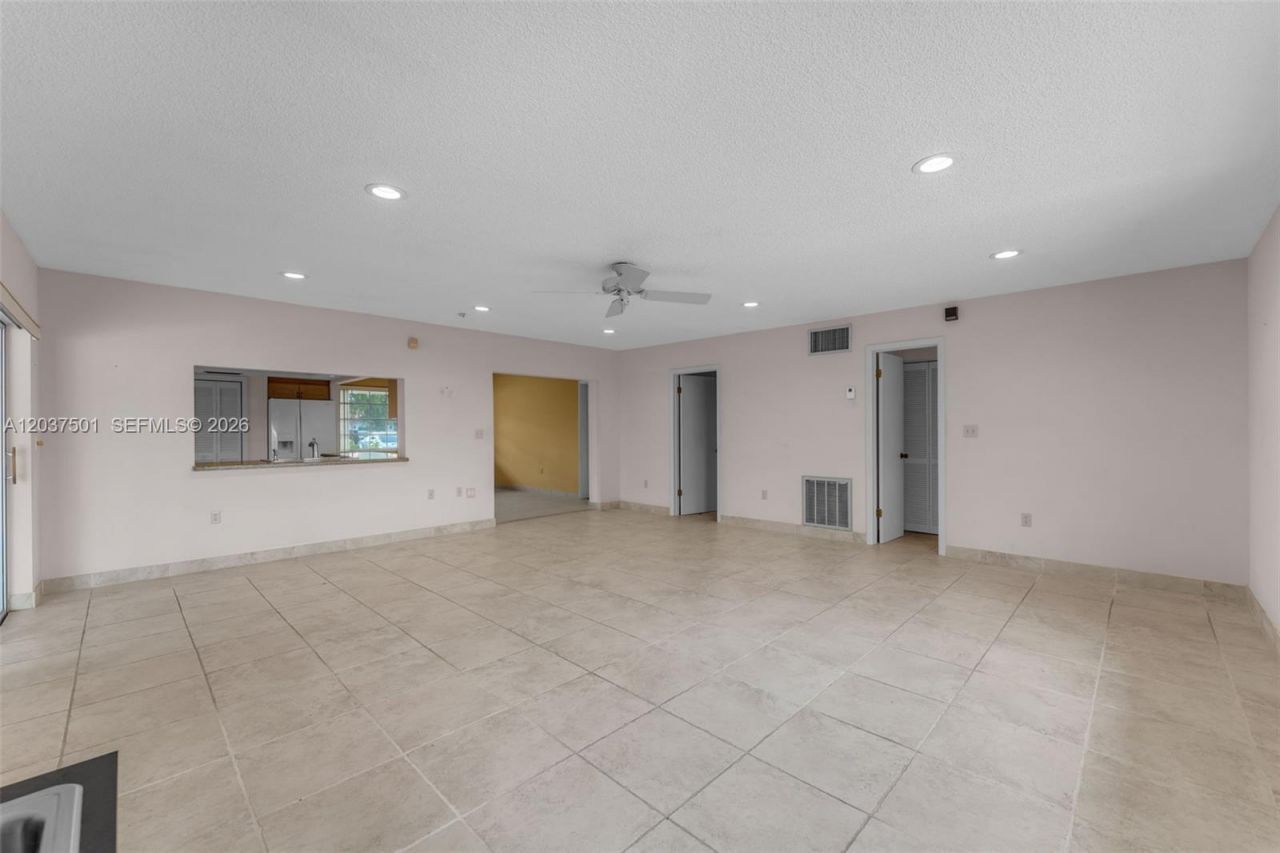 10842 SW 33rd St, Miami, FL 33165 Photo