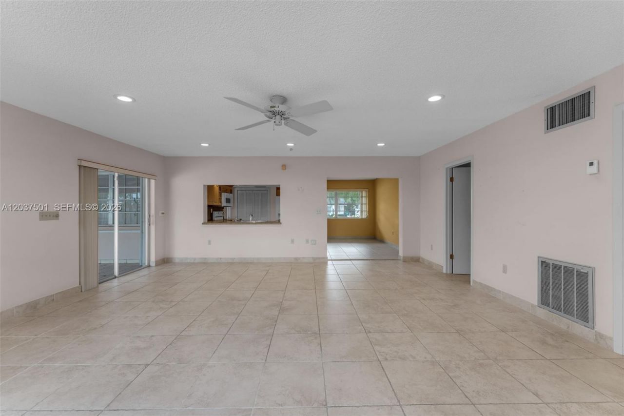10842 SW 33rd St, Miami, FL 33165 Photo