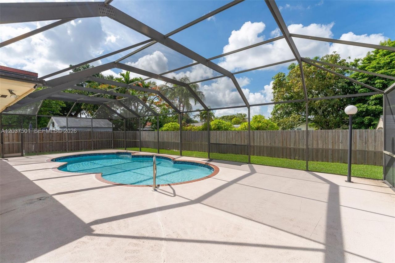 10842 SW 33rd St, Miami, FL 33165 Photo