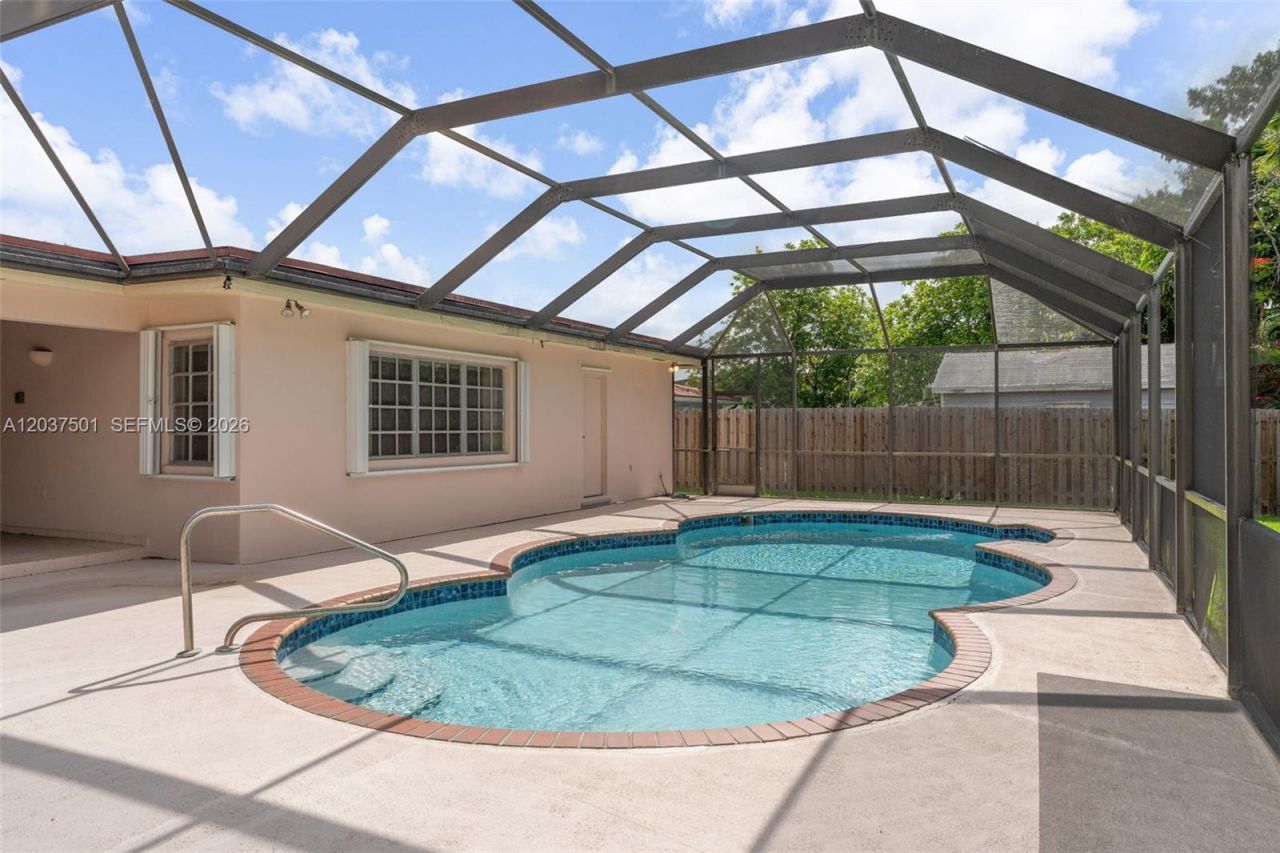10842 SW 33rd St, Miami, FL 33165 Photo