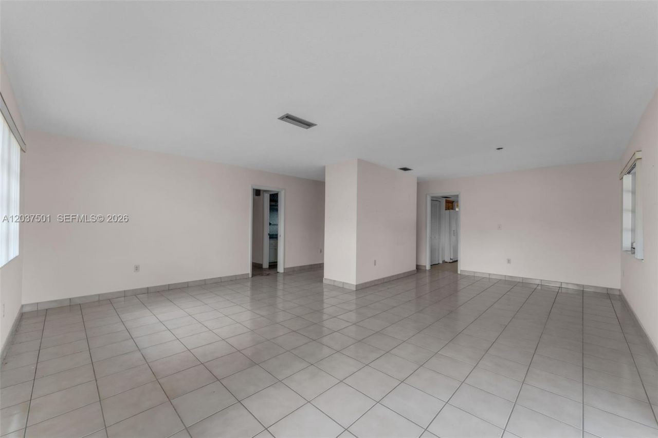 10842 SW 33rd St, Miami, FL 33165 Photo