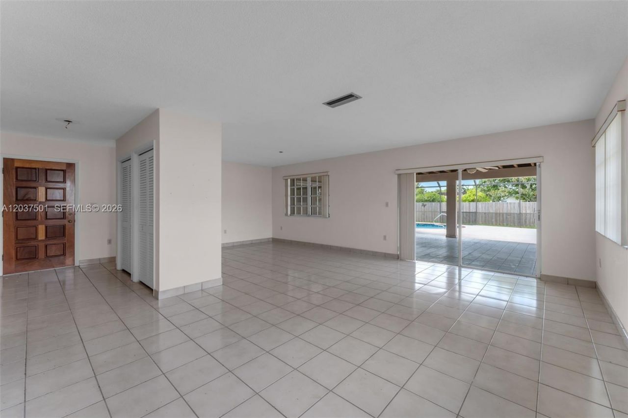 10842 SW 33rd St, Miami, FL 33165 Photo