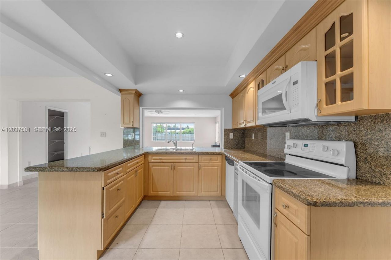 10842 SW 33rd St, Miami, FL 33165 Photo