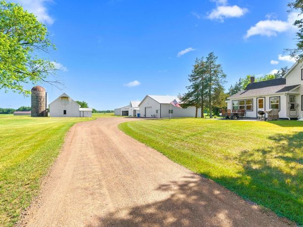 8946 285th Avenue NE, North Branch, MN 55056
