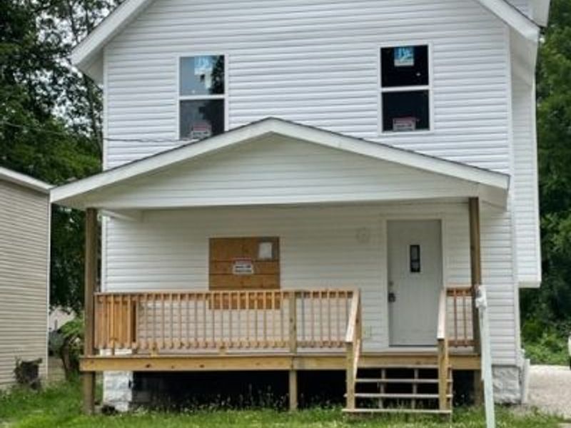 672 Moon Street , Akron, OH 44307 Photo 2