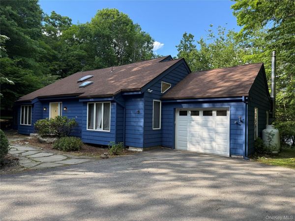 4 Loggers Court, Carmel, NY 10512