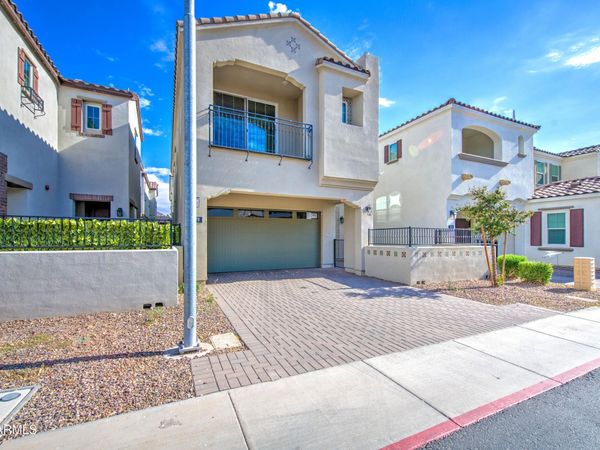 279 E MARKWOOD Drive, Chandler, AZ 85286