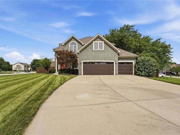 10816 N Mattox Court, Kansas City, MO 64154