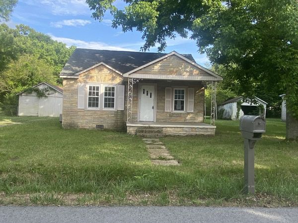 504 General St E, Tullahoma, TN 37388