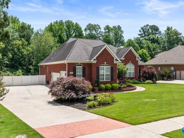 250 Bishop Farm Way NW, Huntsville, AL 35806