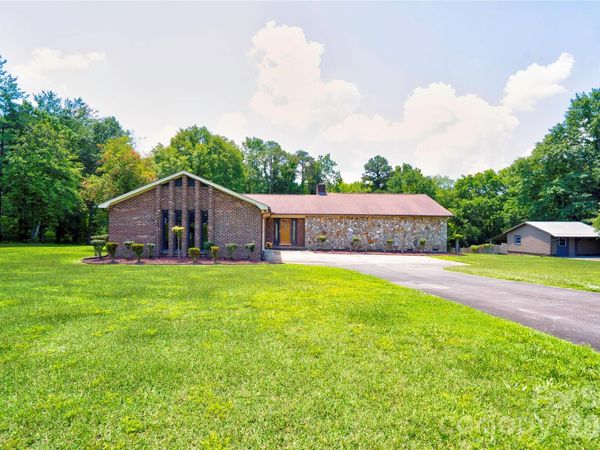 246 Putnam Lake Road, Kings Mountain, NC 28086