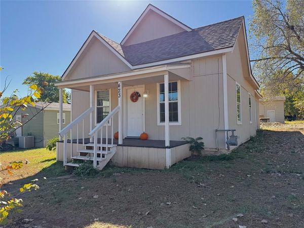 423 Loy Street, Meeker, OK 74855