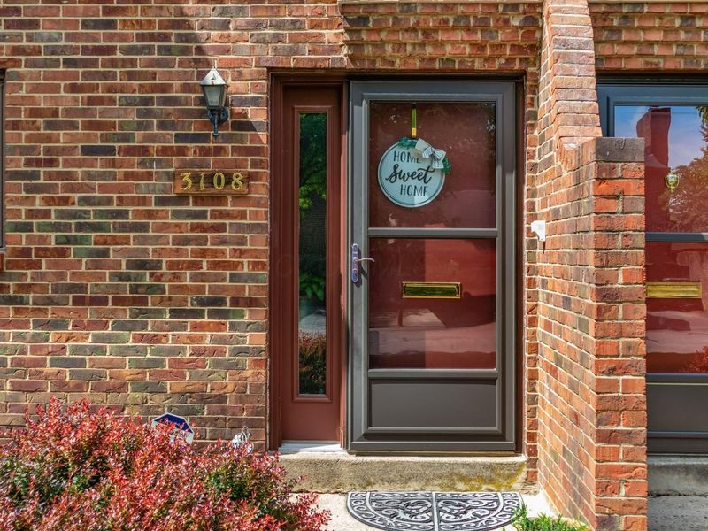 3108 Arlingtowne Lane, Columbus, OH 43221 Photo 2