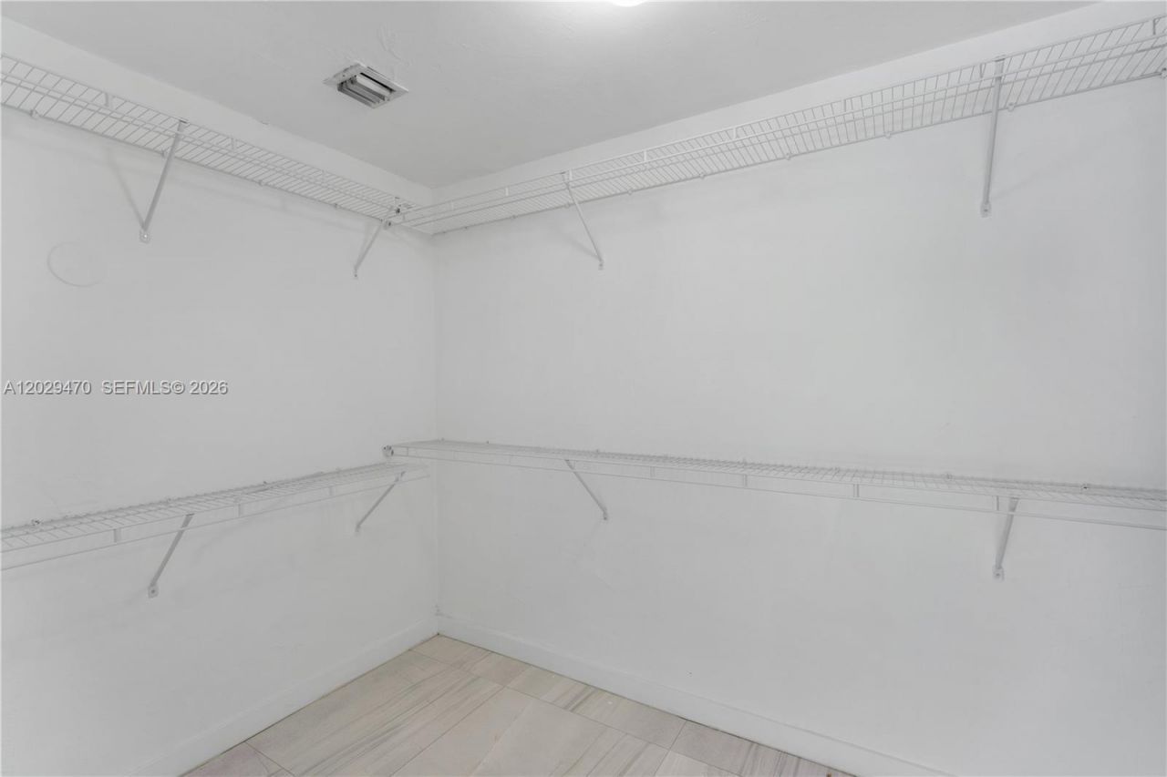 550 W 49th St, Unit n/a, Miami Beach, FL 33140 Photo