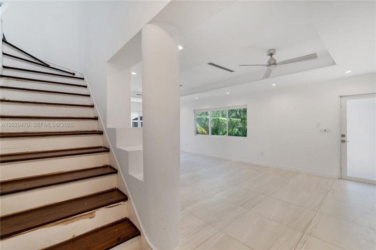 550 W 49th St, Unit n/a, Miami Beach, FL 33140 Photo