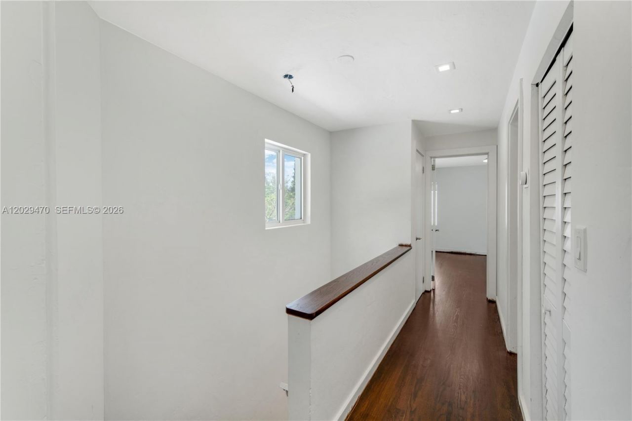 550 W 49th St, Unit n/a, Miami Beach, FL 33140 Photo