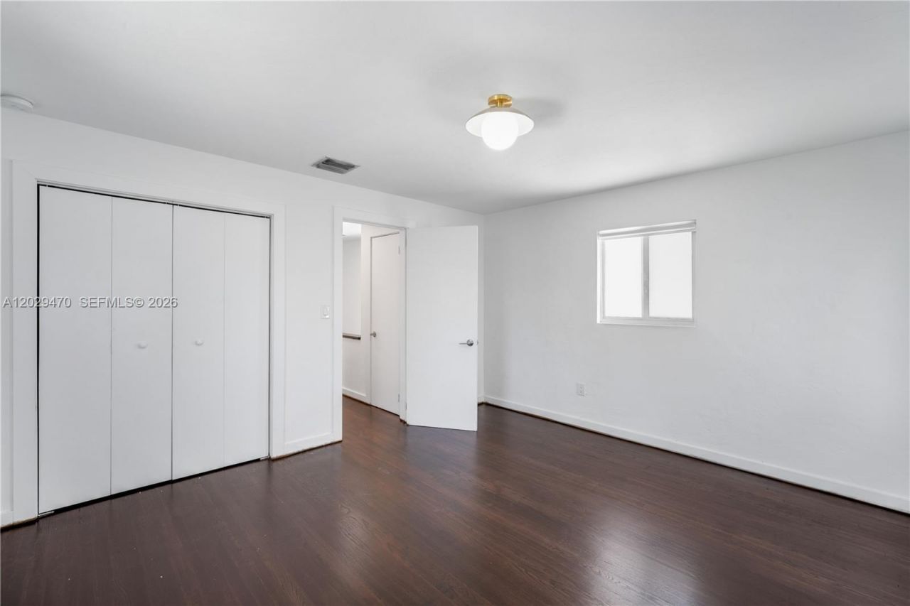 550 W 49th St, Unit n/a, Miami Beach, FL 33140 Photo