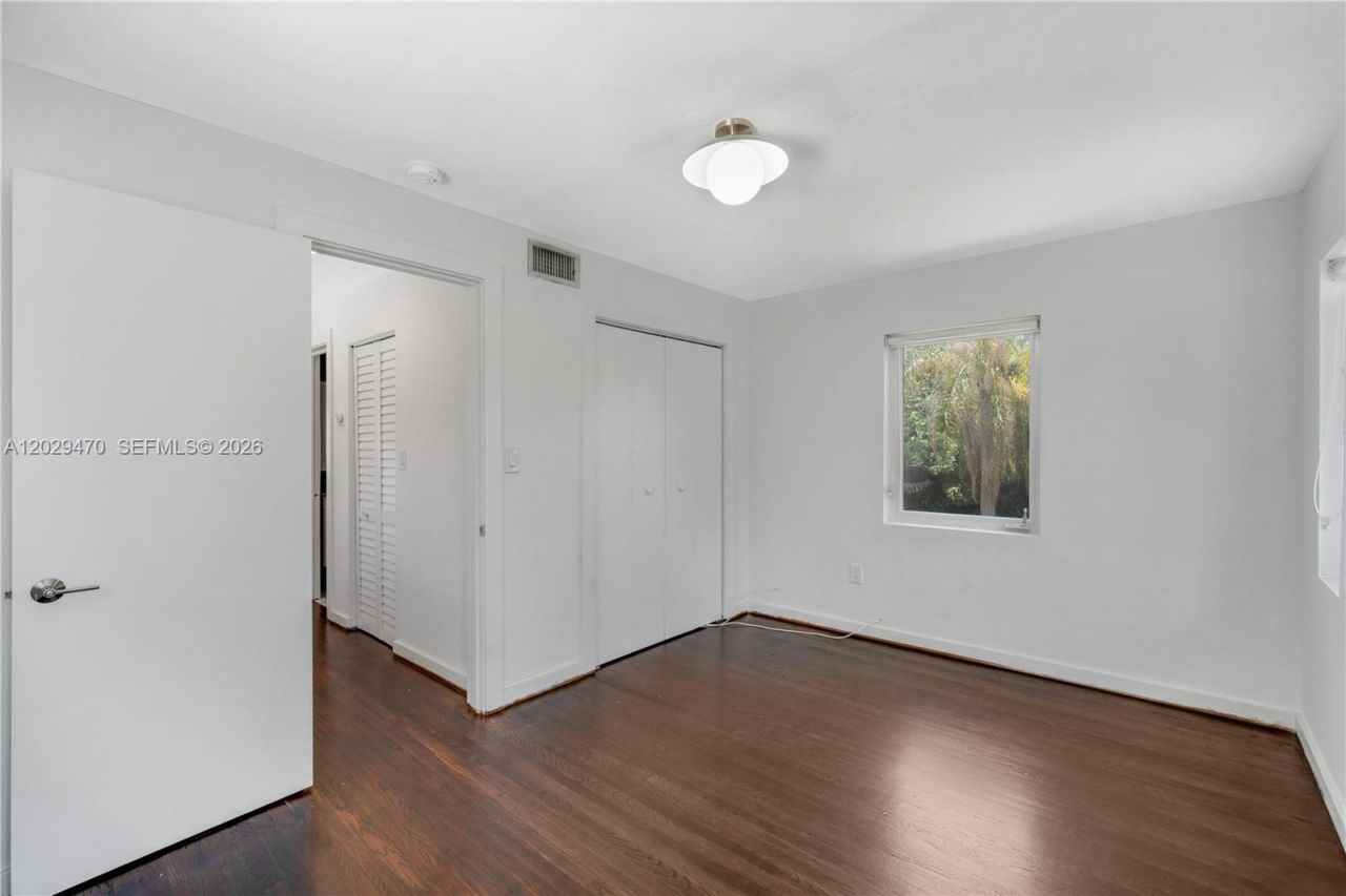 550 W 49th St, Unit n/a, Miami Beach, FL 33140 Photo