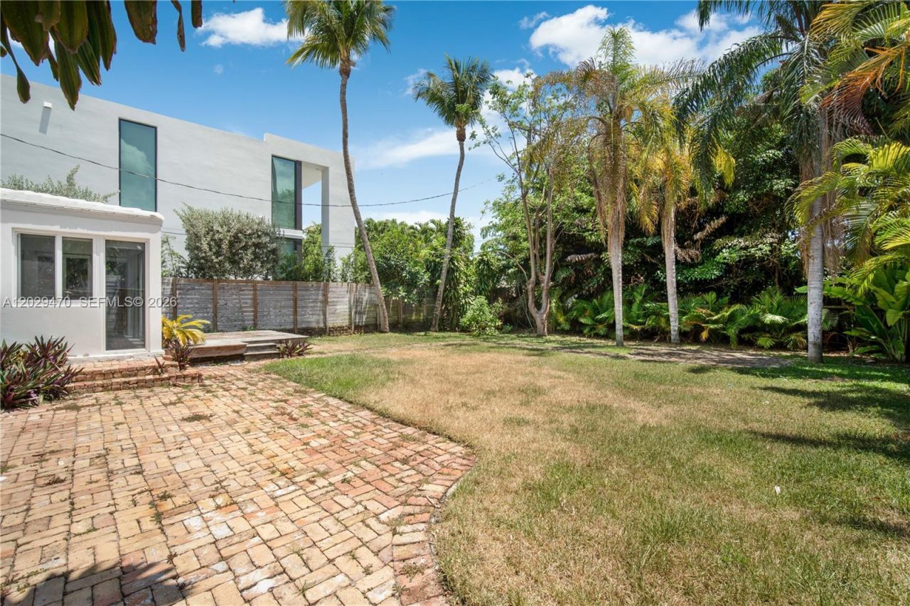 550 W 49th St, Unit n/a, Miami Beach, FL 33140 Photo