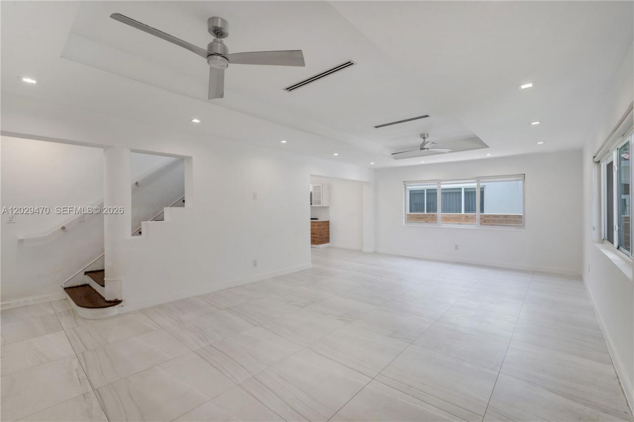 550 W 49th St, Unit n/a, Miami Beach, FL 33140 Photo