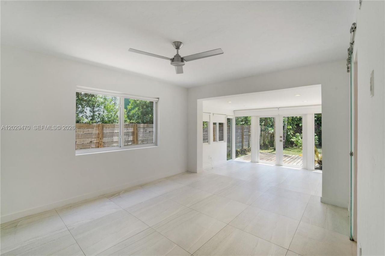 550 W 49th St, Unit n/a, Miami Beach, FL 33140 Photo