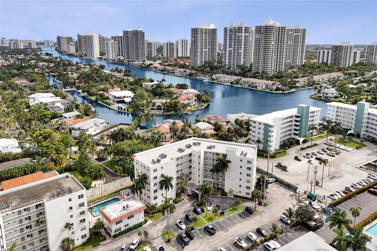 3181 S Ocean Dr, Unit 107, Hallandale Beach, FL 33009 Photo