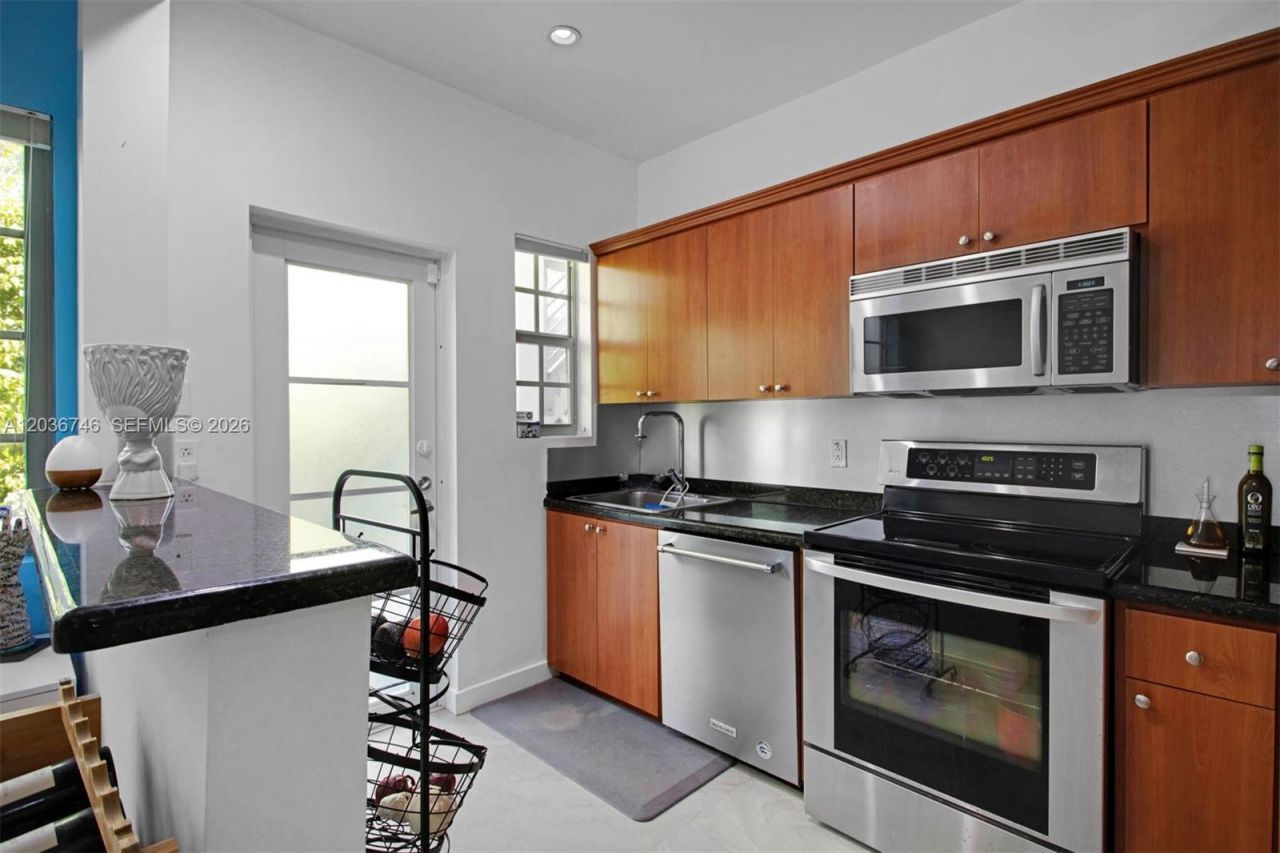 901 3rd St , Unit 3, Miami Beach, FL 33139 Photo