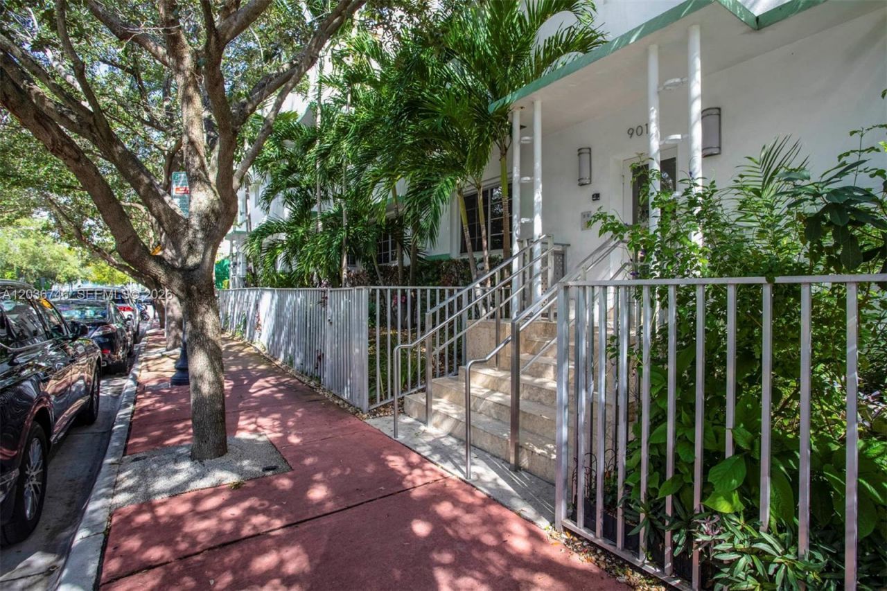 901 3rd St , Unit 3, Miami Beach, FL 33139 Photo
