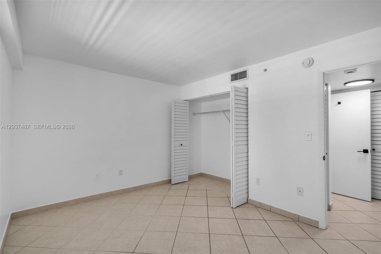 1401 Bay Rd , Unit 409, Miami Beach, FL 33139 Photo