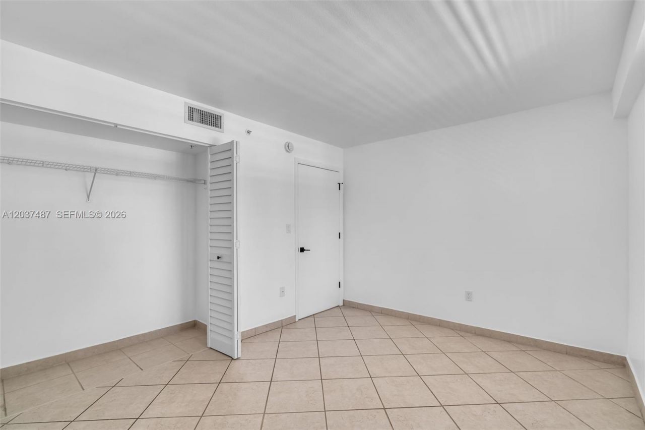 1401 Bay Rd , Unit 409, Miami Beach, FL 33139 Photo