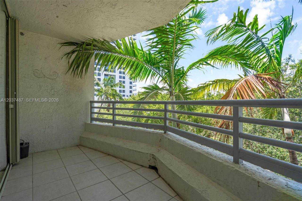 1401 Bay Rd , Unit 409, Miami Beach, FL 33139 Photo