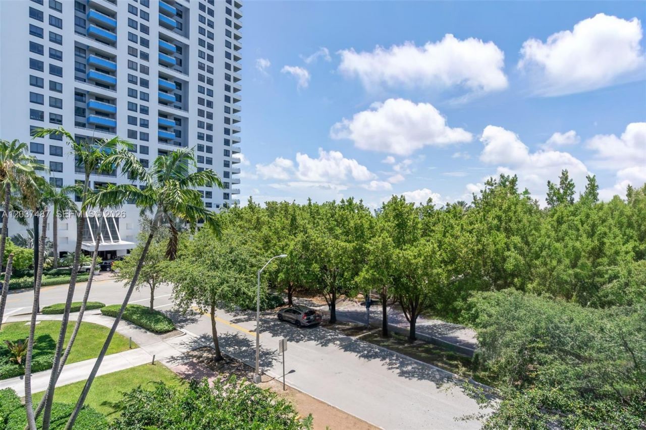 1401 Bay Rd , Unit 409, Miami Beach, FL 33139 Photo