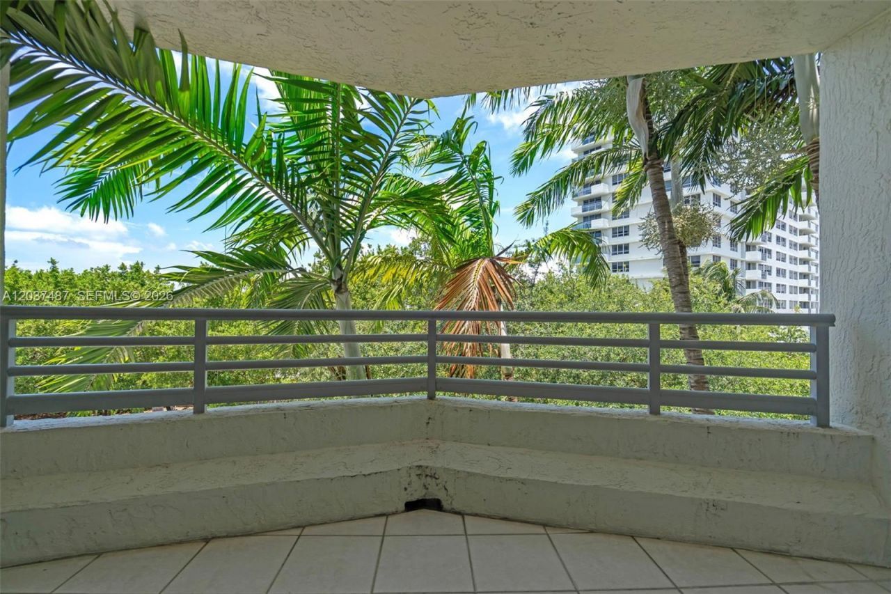 1401 Bay Rd , Unit 409, Miami Beach, FL 33139 Photo
