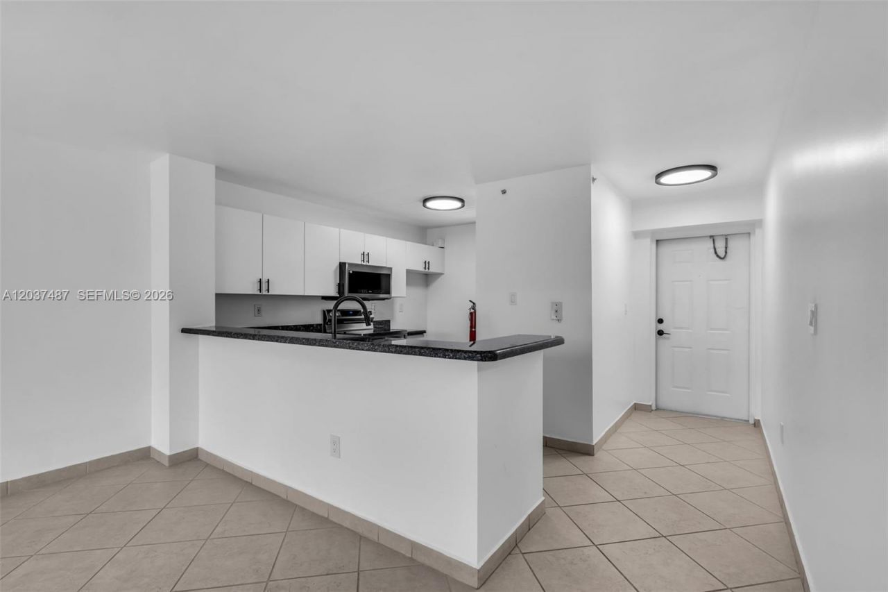 1401 Bay Rd , Unit 409, Miami Beach, FL 33139 Photo