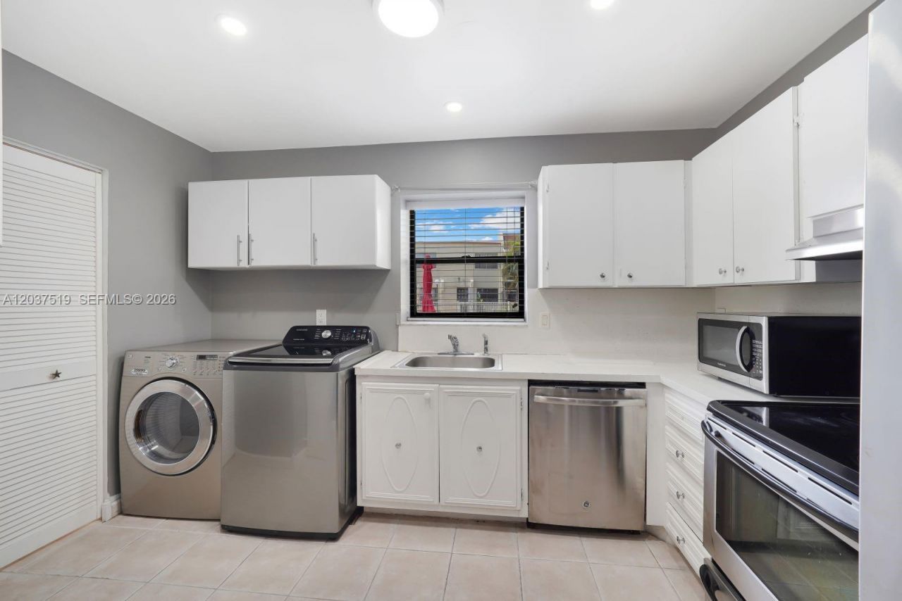 301 N Pine Island Rd, Unit 165, Plantation, FL 33324 Photo