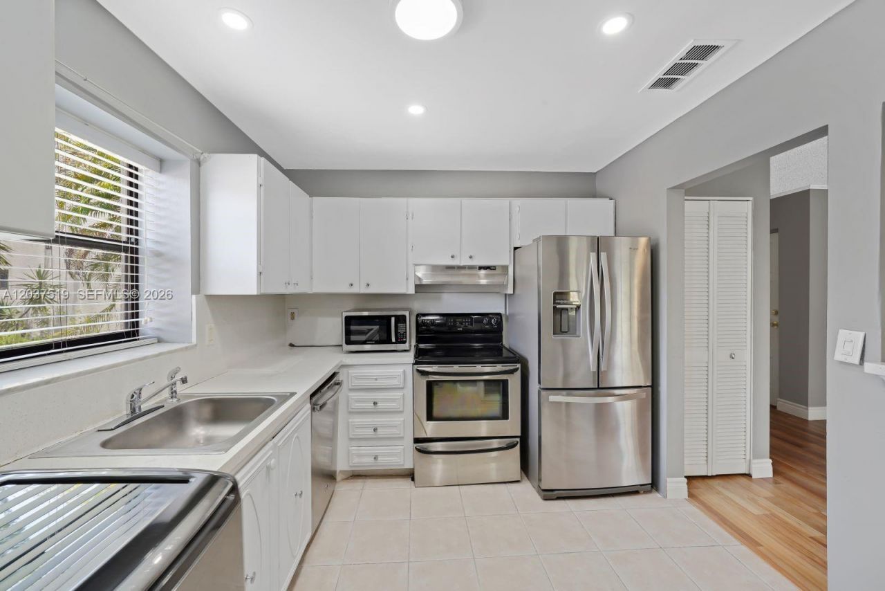 301 N Pine Island Rd, Unit 165, Plantation, FL 33324 Photo