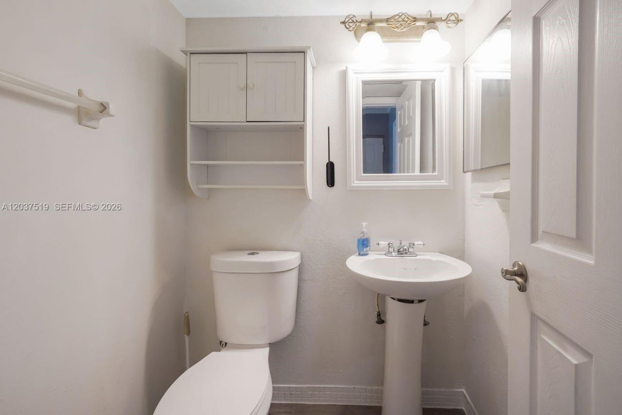 301 N Pine Island Rd, Unit 165, Plantation, FL 33324 Photo
